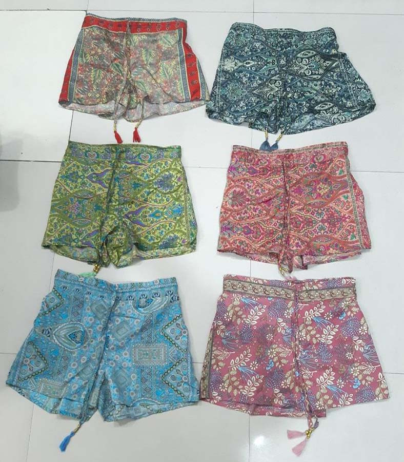 Rayon-silk Fabric Women's Shorts GC-AP-963