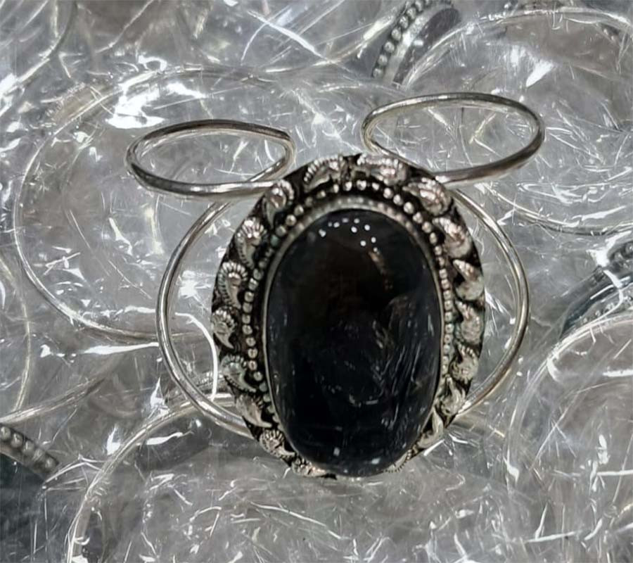 Onyx Stone Beads Brass Bangles GC-BL-432-B